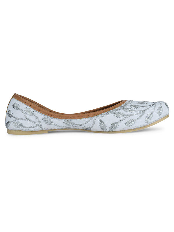 Handcrafted juttis, heels, bellies, flats, and mules for weddings, festivals, and daily wear – DESI COLOUR