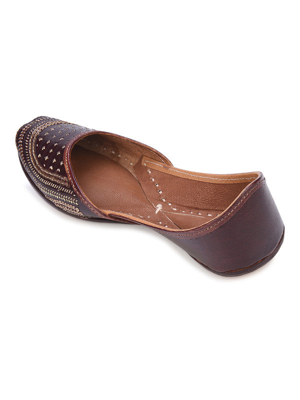 Handcrafted juttis, heels, bellies, flats, and mules for weddings, festivals, and daily wear – DESI COLOUR