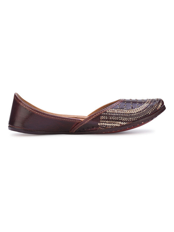 Handcrafted juttis, heels, bellies, flats, and mules for weddings, festivals, and daily wear – DESI COLOUR