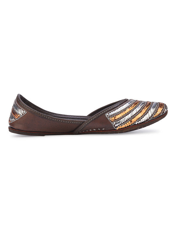 Handcrafted juttis, heels, bellies, flats, and mules for weddings, festivals, and daily wear – DESI COLOUR