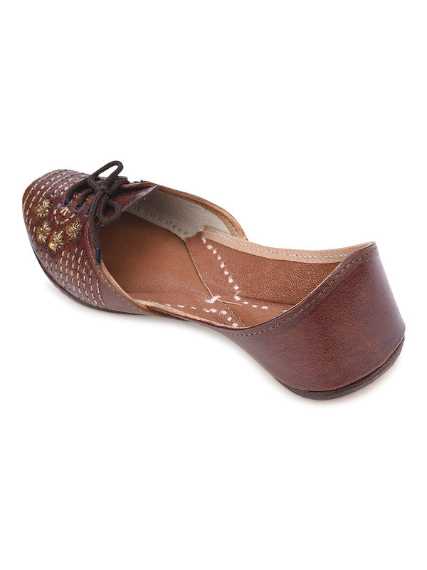Handcrafted juttis, heels, bellies, flats, and mules for weddings, festivals, and daily wear – DESI COLOUR
