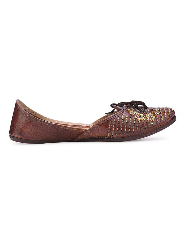 Handcrafted juttis, heels, bellies, flats, and mules for weddings, festivals, and daily wear – DESI COLOUR