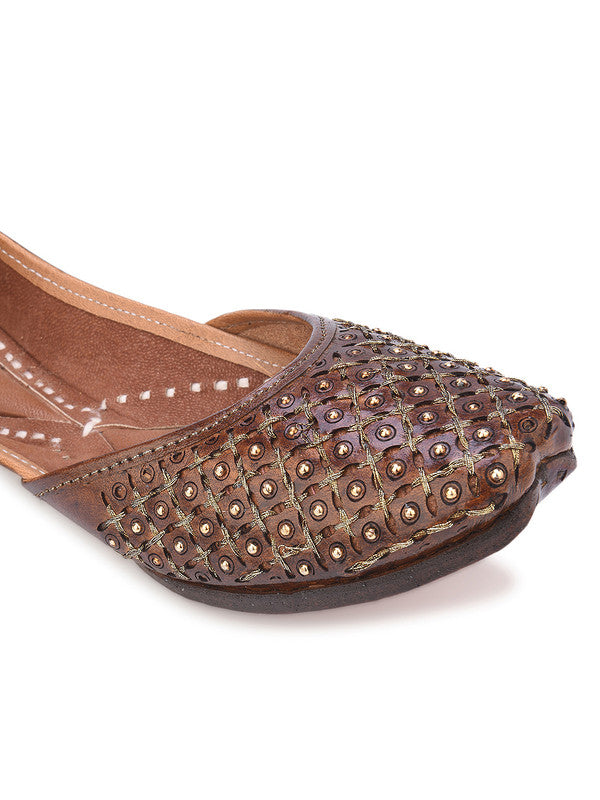 Handcrafted juttis, heels, bellies, flats, and mules for weddings, festivals, and daily wear – DESI COLOUR