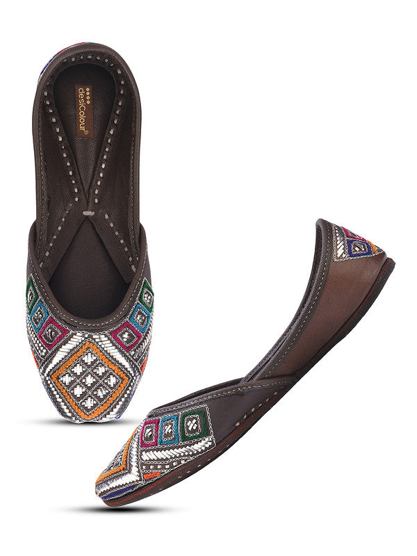 Handcrafted juttis, heels, bellies, flats, and mules for weddings, festivals, and daily wear – DESI COLOUR