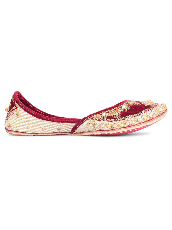 Handcrafted juttis, heels, bellies, flats, and mules for weddings, festivals, and daily wear – DESI COLOUR