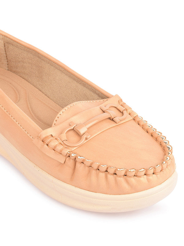 Handcrafted juttis, heels, bellies, flats, and mules for weddings, festivals, and daily wear – DESI COLOUR