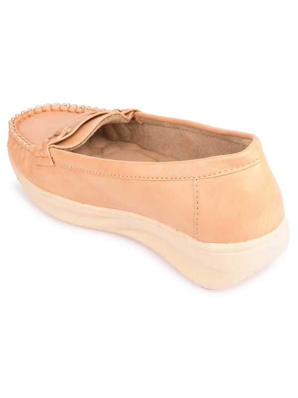 Handcrafted juttis, heels, bellies, flats, and mules for weddings, festivals, and daily wear – DESI COLOUR