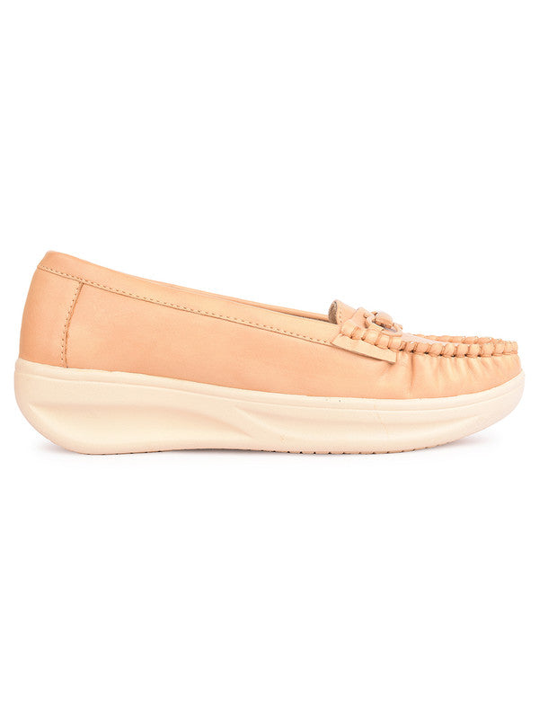 Handcrafted juttis, heels, bellies, flats, and mules for weddings, festivals, and daily wear – DESI COLOUR