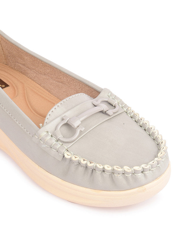 Handcrafted juttis, heels, bellies, flats, and mules for weddings, festivals, and daily wear – DESI COLOUR