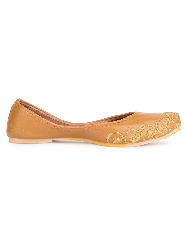 Handcrafted juttis, heels, bellies, flats, and mules for weddings, festivals, and daily wear – DESI COLOUR