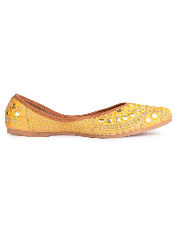 Handcrafted juttis, heels, bellies, flats, and mules for weddings, festivals, and daily wear – DESI COLOUR