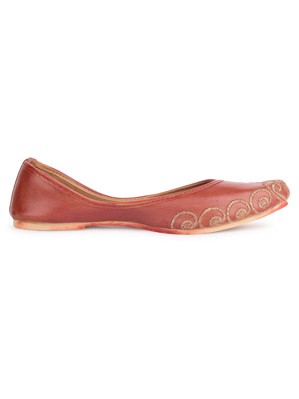 Handcrafted juttis, heels, bellies, flats, and mules for weddings, festivals, and daily wear – DESI COLOUR