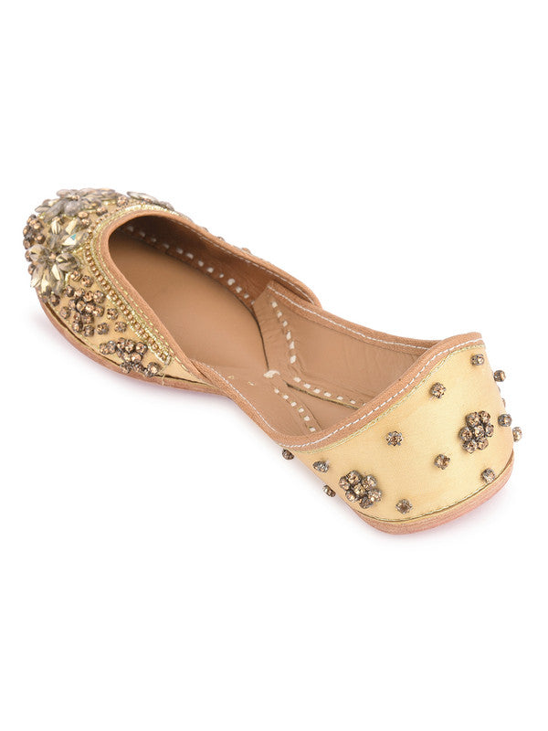 Handcrafted juttis, heels, bellies, flats, and mules for weddings, festivals, and daily wear – DESI COLOUR