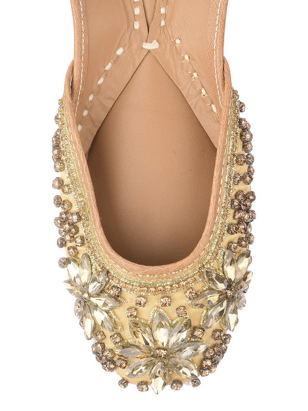 Handcrafted juttis, heels, bellies, flats, and mules for weddings, festivals, and daily wear – DESI COLOUR