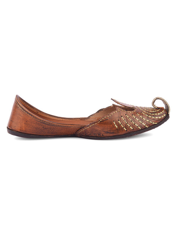 Handcrafted juttis, heels, bellies, flats, and mules for weddings, festivals, and daily wear – DESI COLOUR