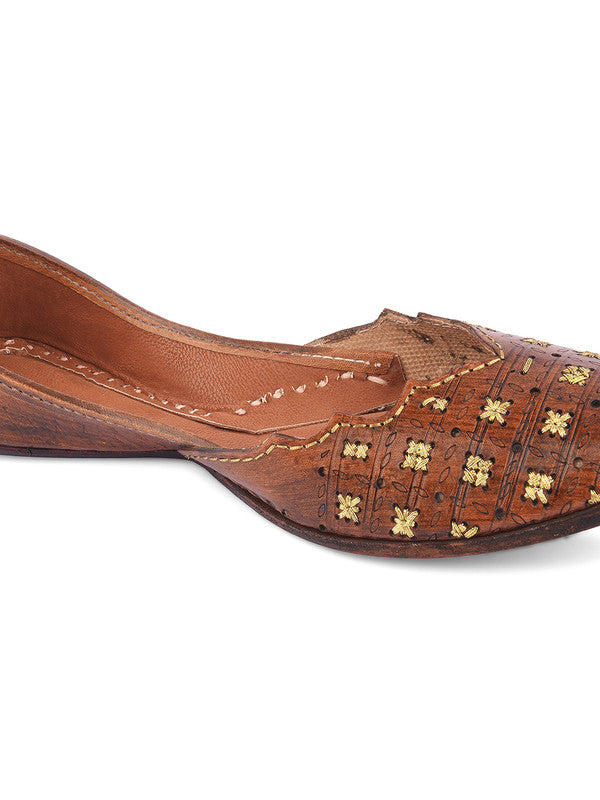 Handcrafted juttis, heels, bellies, flats, and mules for weddings, festivals, and daily wear – DESI COLOUR