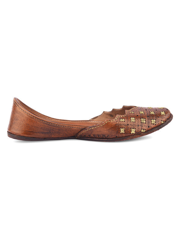Handcrafted juttis, heels, bellies, flats, and mules for weddings, festivals, and daily wear – DESI COLOUR