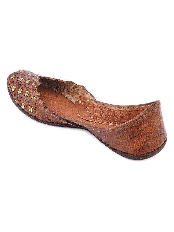 Handcrafted juttis, heels, bellies, flats, and mules for weddings, festivals, and daily wear – DESI COLOUR