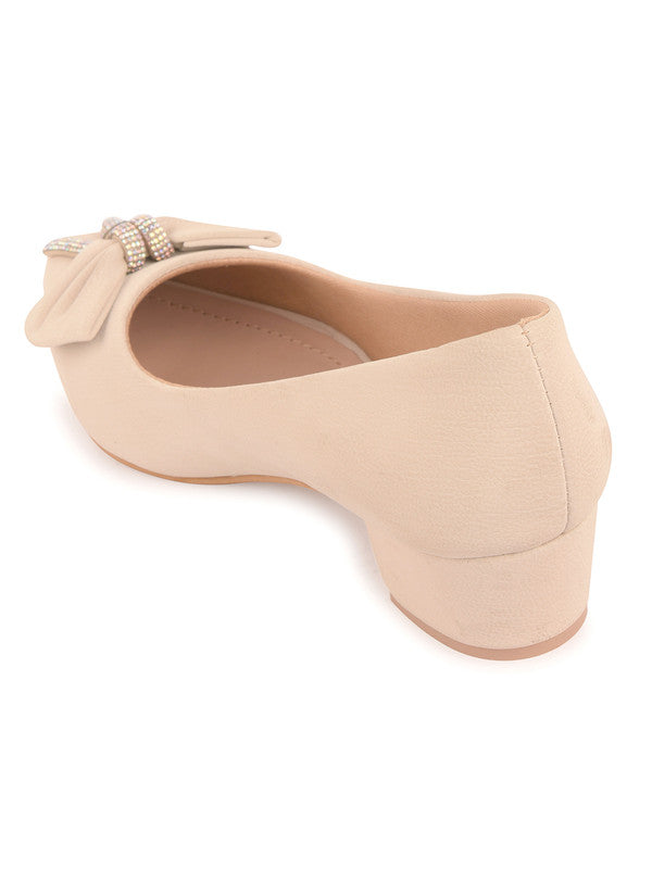 Handcrafted juttis, heels, bellies, flats, and mules for weddings, festivals, and daily wear – DESI COLOUR