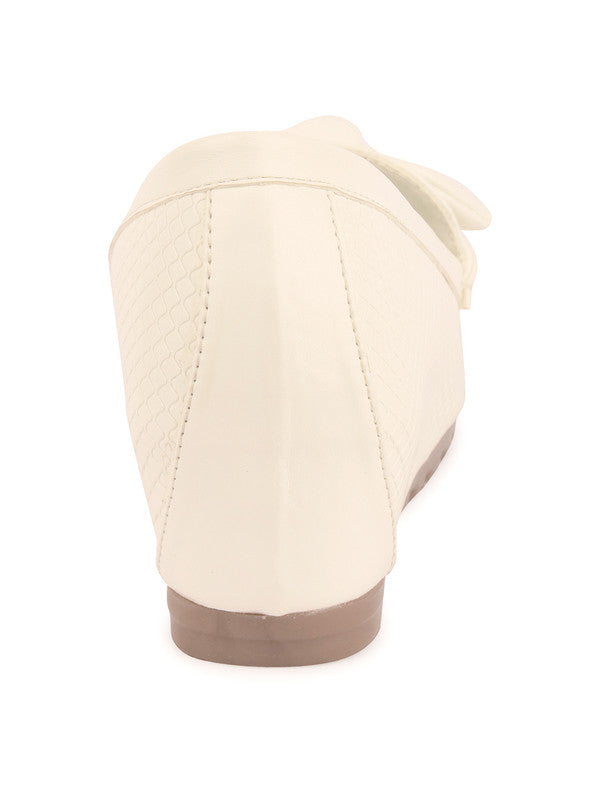 Handcrafted juttis, heels, bellies, flats, and mules for weddings, festivals, and daily wear – DESI COLOUR