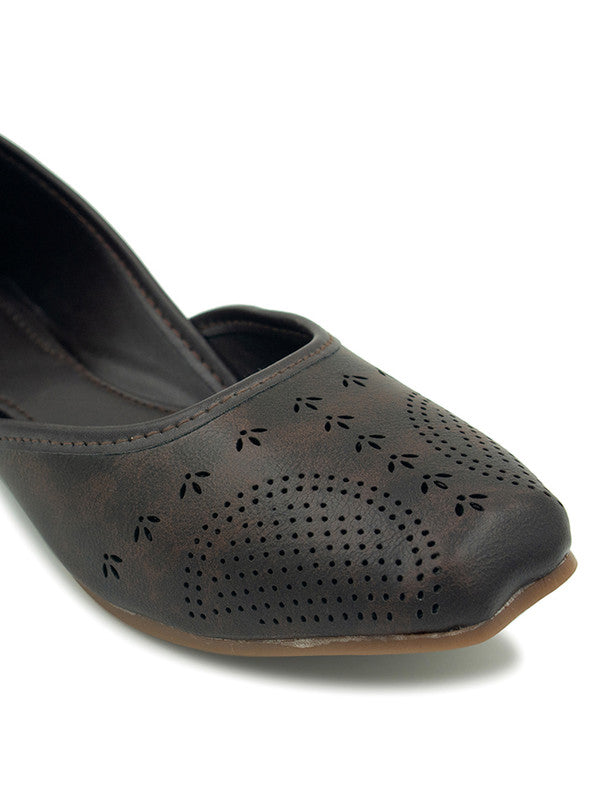 Handcrafted juttis, heels, bellies, flats, and mules for weddings, festivals, and daily wear – DESI COLOUR