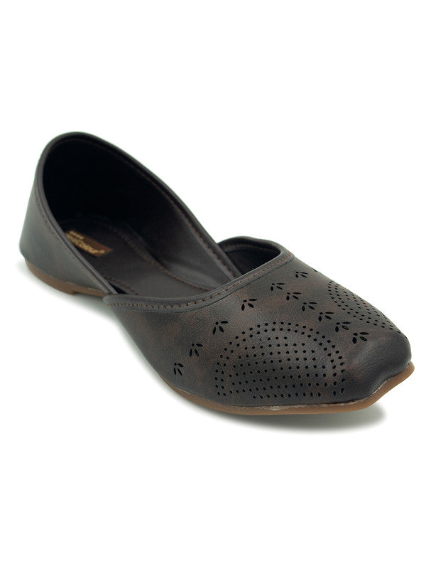 Handcrafted juttis, heels, bellies, flats, and mules for weddings, festivals, and daily wear – DESI COLOUR