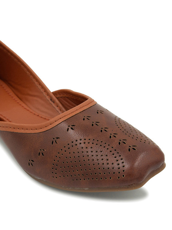 Handcrafted juttis, heels, bellies, flats, and mules for weddings, festivals, and daily wear – DESI COLOUR