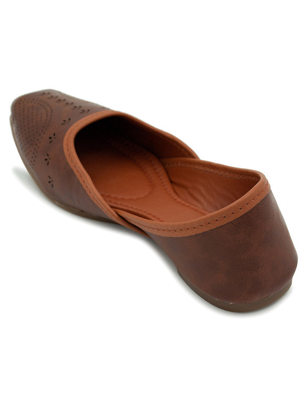 Handcrafted juttis, heels, bellies, flats, and mules for weddings, festivals, and daily wear – DESI COLOUR