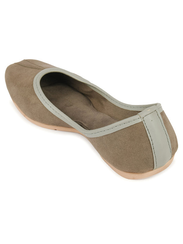 Handcrafted juttis, heels, bellies, flats, and mules for weddings, festivals, and daily wear – DESI COLOUR