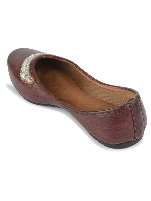 Handcrafted juttis, heels, bellies, flats, and mules for weddings, festivals, and daily wear – DESI COLOUR
