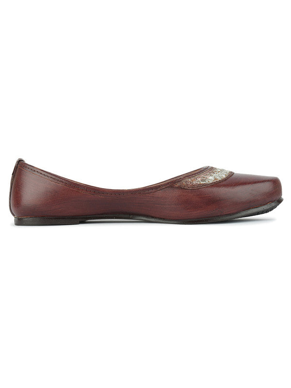Handcrafted juttis, heels, bellies, flats, and mules for weddings, festivals, and daily wear – DESI COLOUR