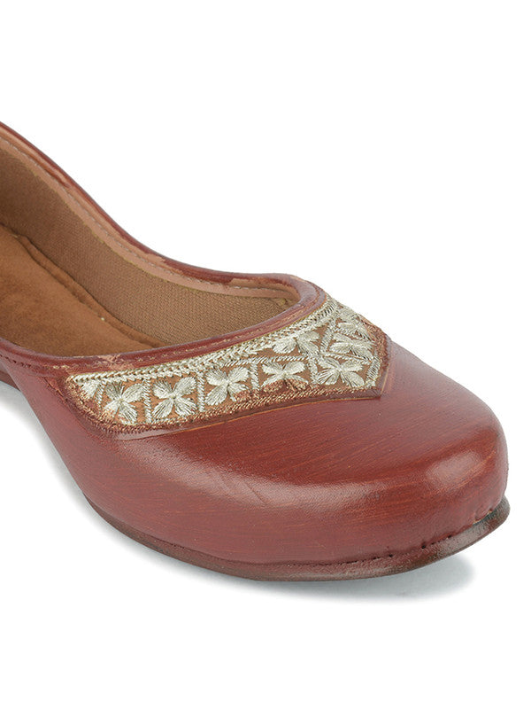 Handcrafted juttis, heels, bellies, flats, and mules for weddings, festivals, and daily wear – DESI COLOUR