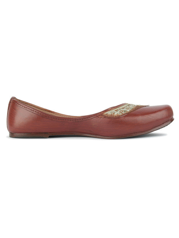 Handcrafted juttis, heels, bellies, flats, and mules for weddings, festivals, and daily wear – DESI COLOUR