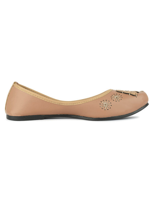 Handcrafted juttis, heels, bellies, flats, and mules for weddings, festivals, and daily wear – DESI COLOUR
