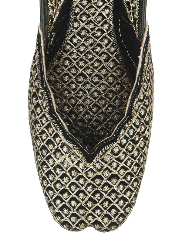 Handcrafted juttis, heels, bellies, flats, and mules for weddings, festivals, and daily wear – DESI COLOUR