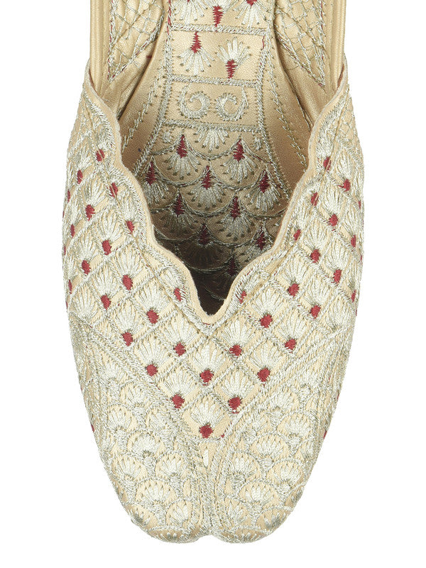 Handcrafted juttis, heels, bellies, flats, and mules for weddings, festivals, and daily wear – DESI COLOUR