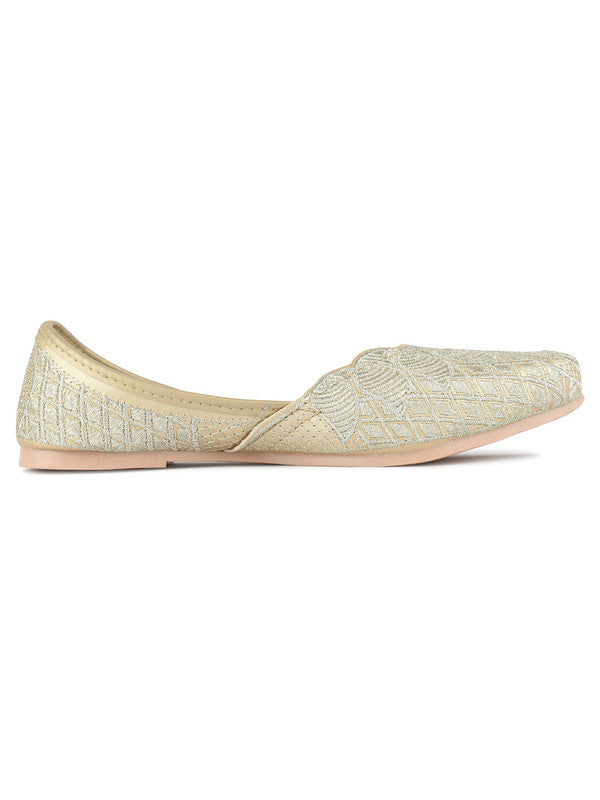 Handcrafted juttis, heels, bellies, flats, and mules for weddings, festivals, and daily wear – DESI COLOUR