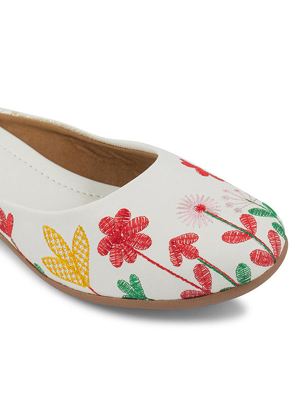 Handcrafted juttis, heels, bellies, flats, and mules for weddings, festivals, and daily wear – DESI COLOUR