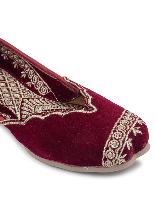 Handcrafted juttis, heels, bellies, flats, and mules for weddings, festivals, and daily wear – DESI COLOUR