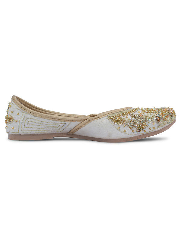 Handcrafted juttis, heels, bellies, flats, and mules for weddings, festivals, and daily wear – DESI COLOUR