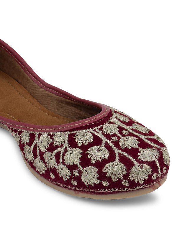 Handcrafted juttis, heels, bellies, flats, and mules for weddings, festivals, and daily wear – DESI COLOUR