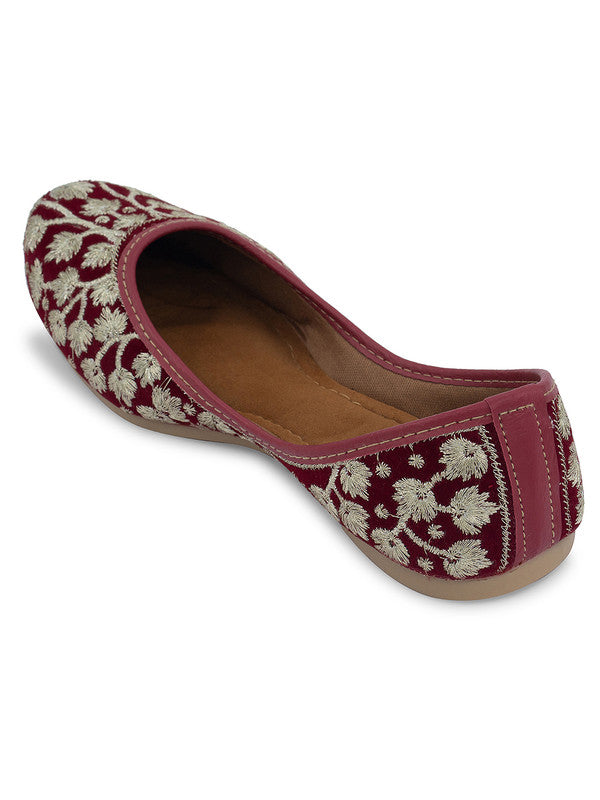 Handcrafted juttis, heels, bellies, flats, and mules for weddings, festivals, and daily wear – DESI COLOUR