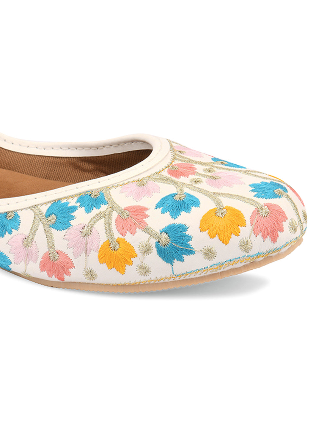 DESI COLOUR Women White Ethnic Punjabi Jutti