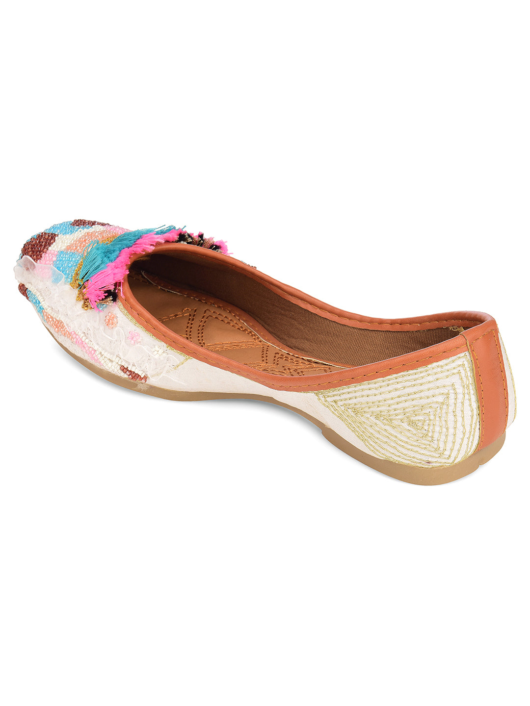 DESI COLOUR Women White Ethnic Punjabi Jutti