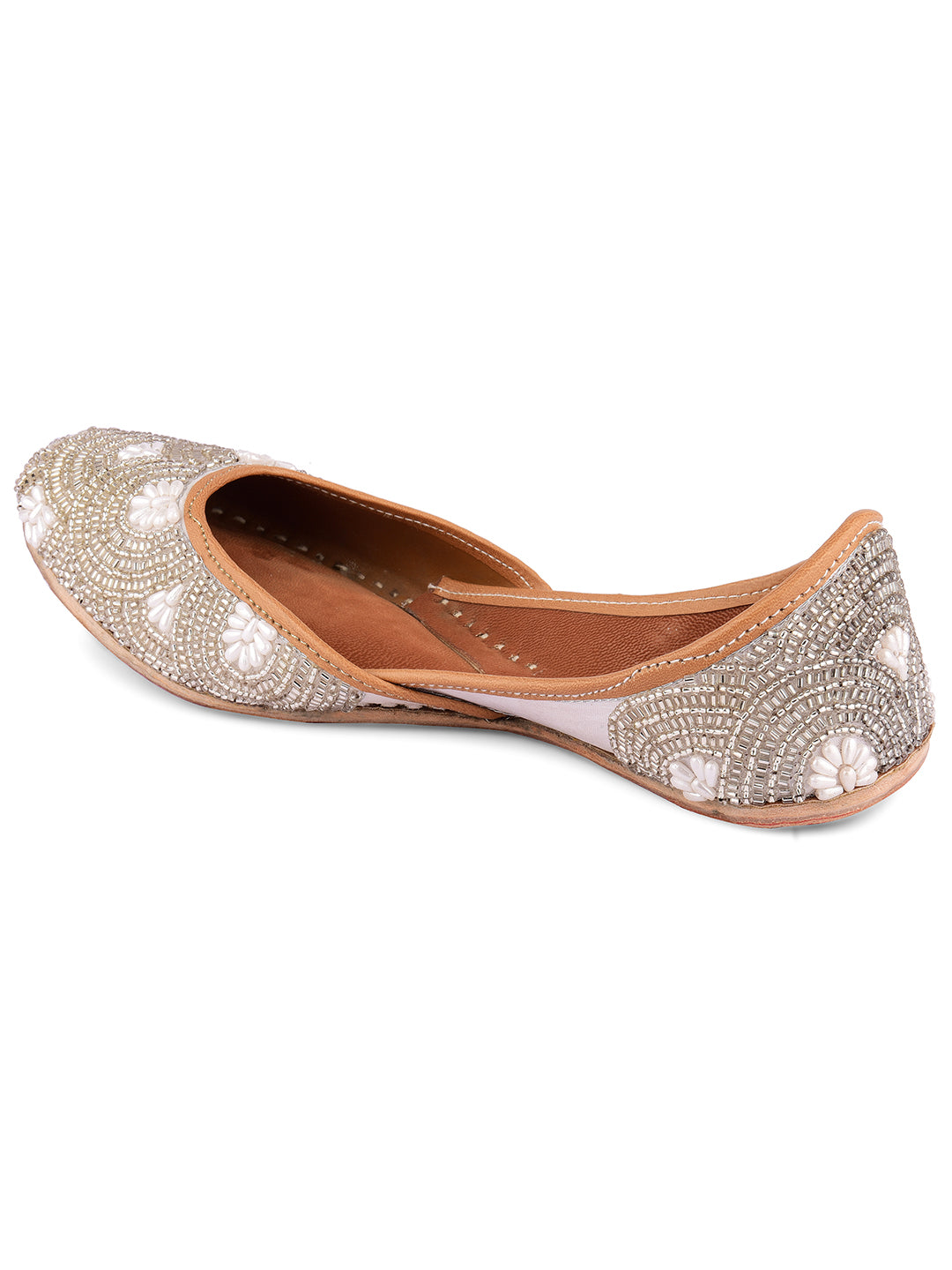 DESI COLOUR Women Silver Ethnic Punjabi Jutti