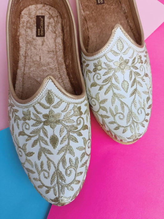 Mens White Ethnic Footwear/Punjabi Jutti