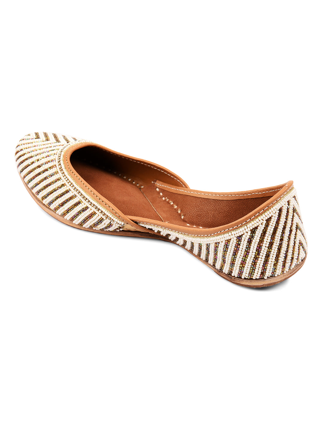 DESI COLOUR Women Cream-Coloured Embellished Leather Mojaris