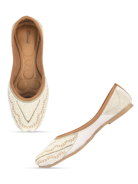 Women White Ethnic Mojaris Flats