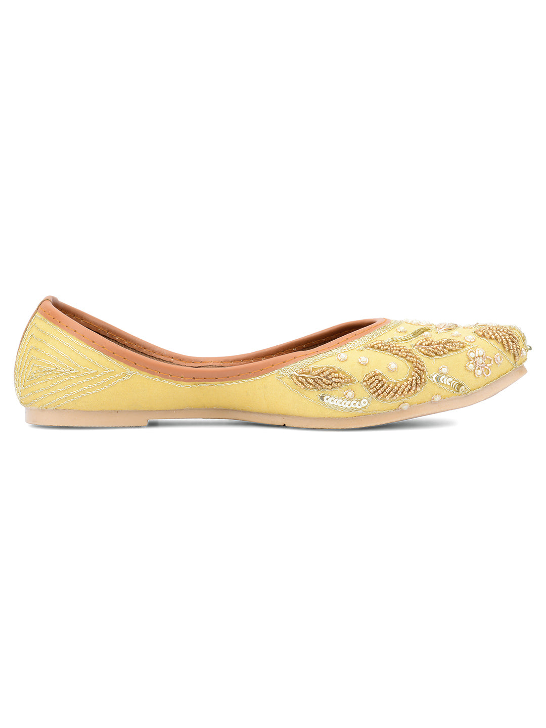 DESI COLOUR Women Gold-Toned White Dabka Mojaris