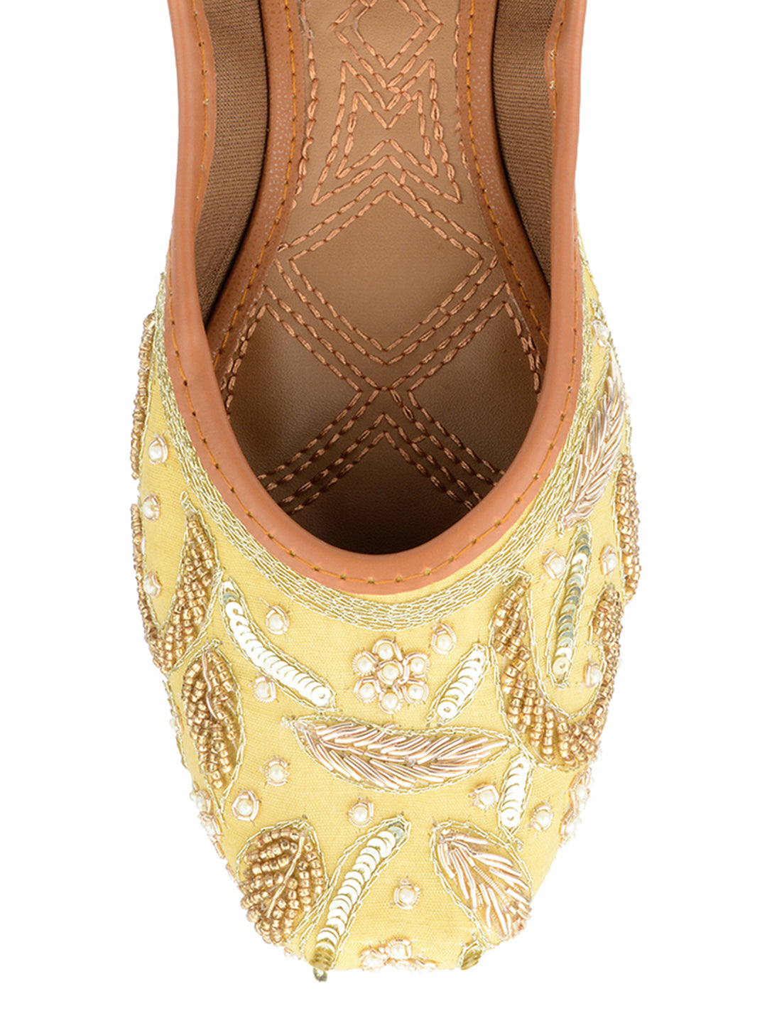 DESI COLOUR Women Gold-Toned White Dabka Mojaris